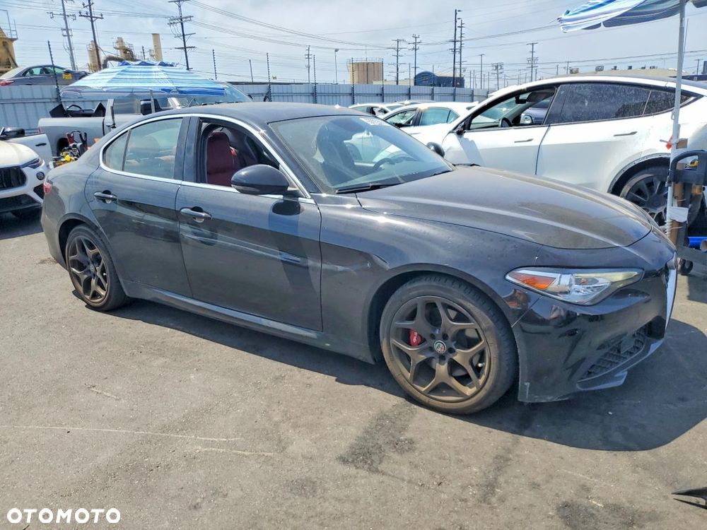 Alfa Romeo Giulia 2.0 Turbo 16V AT8-Q4 Veloce - 10