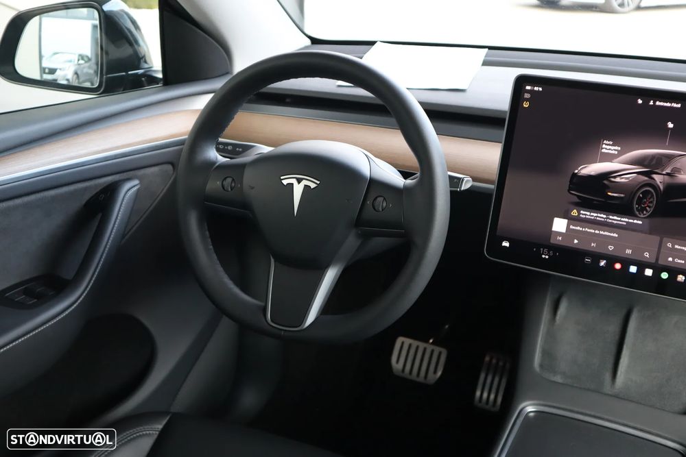 Tesla Model Y Performance Dual Motor AWD - 11
