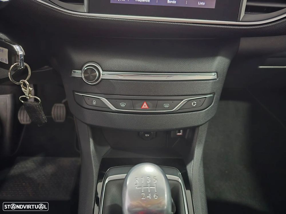 Peugeot 308 1.5 BlueHDi Style - 11