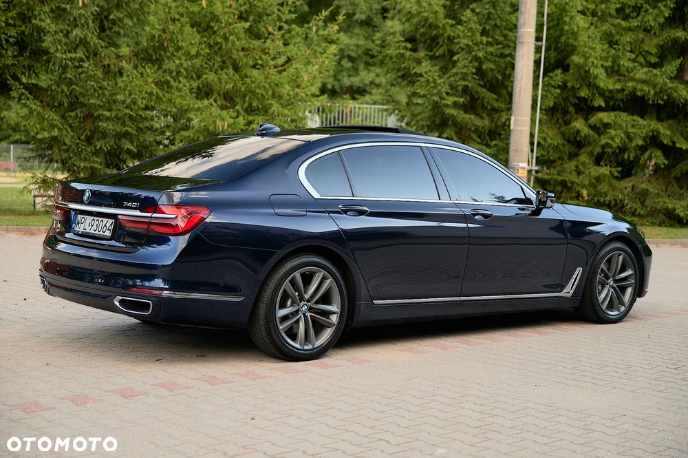 BMW Seria 7 740Li - 11