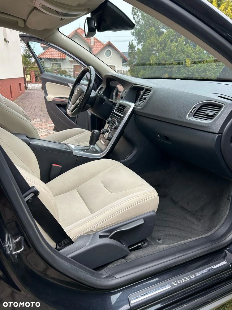 Volvo V60 D3 Geartronic - 12
