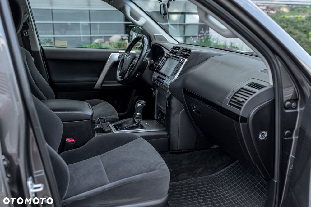 Toyota Land Cruiser LC 2.8 D-4D Prado - 24