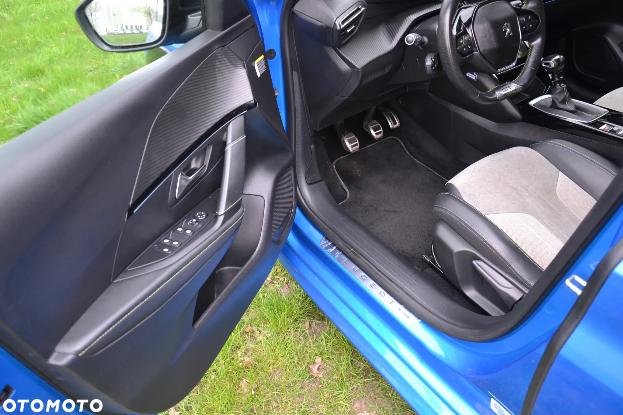 Peugeot 208 PureTech 100 GT Pack - 14