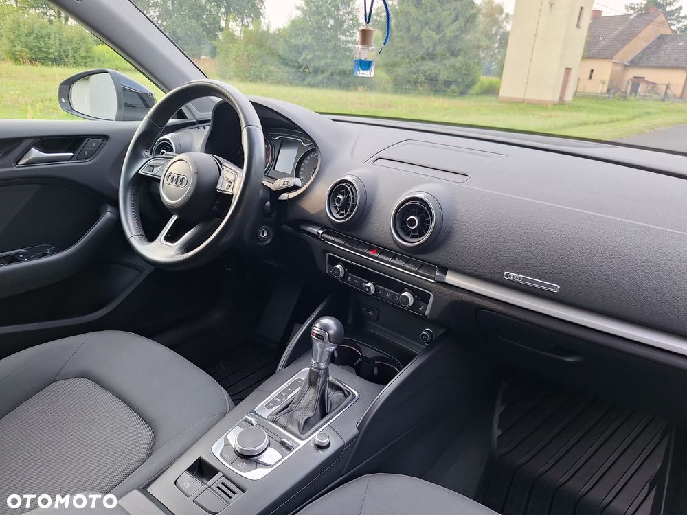 Audi A3 Sportback 35 TFSI S tronic - 10