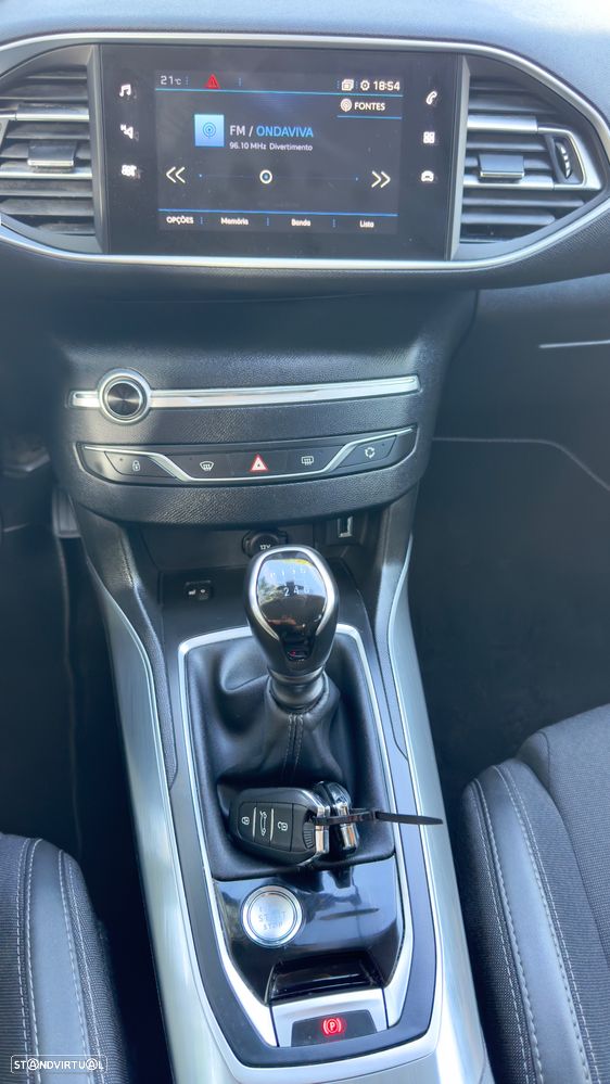 Peugeot 308 PureTech 130 GPF Stop & Start Allure Pack - 16