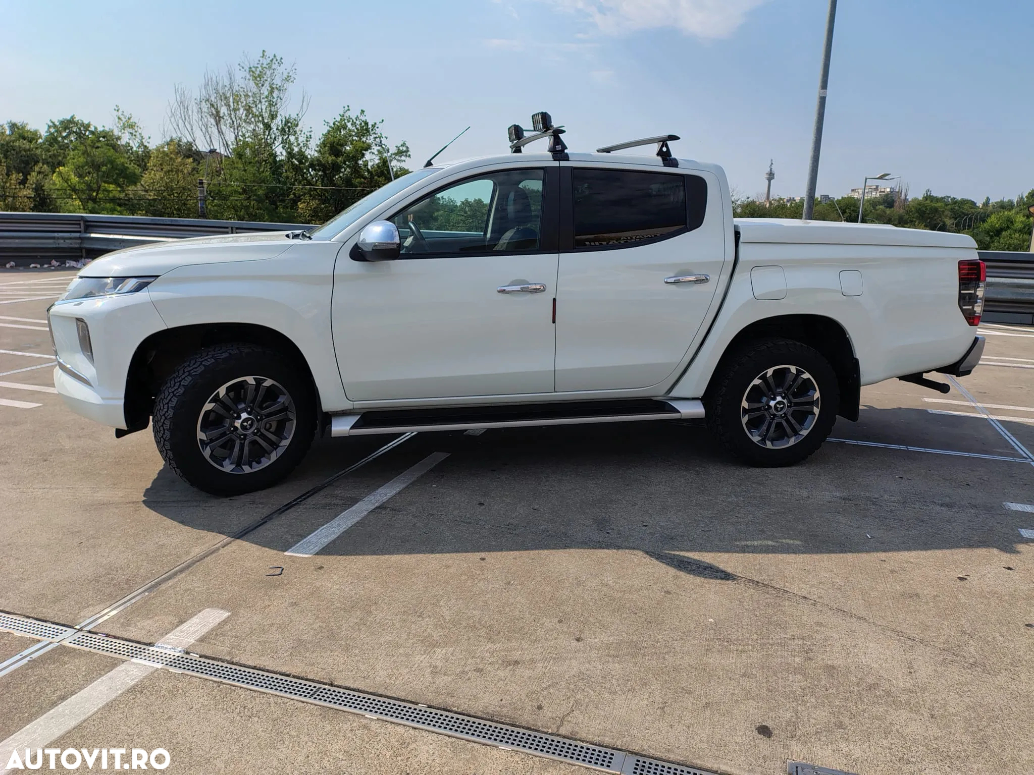 Mitsubishi L200 Double Cab 2.2 DI-D M/T Instyle - 10