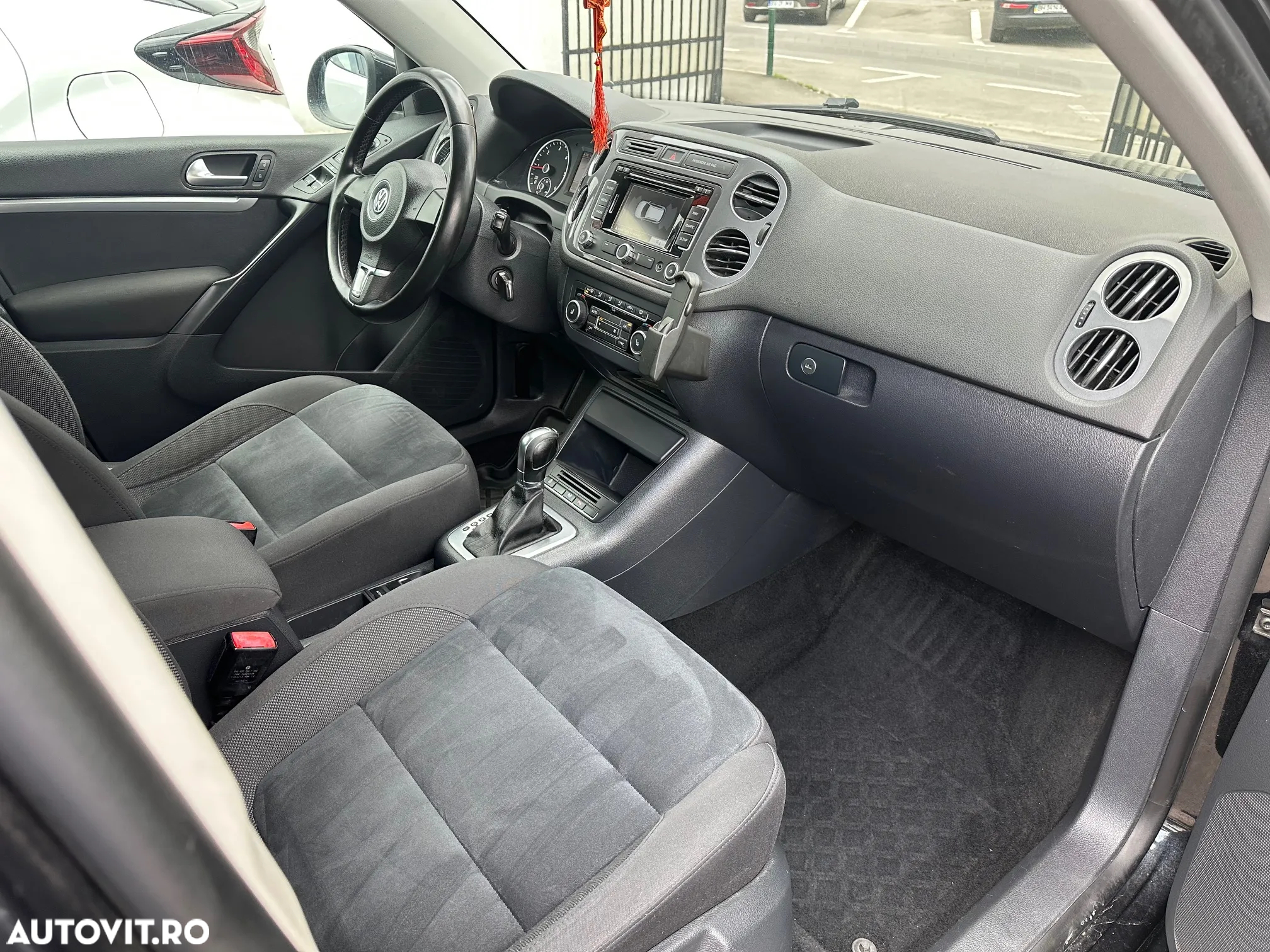 Volkswagen Tiguan - 8