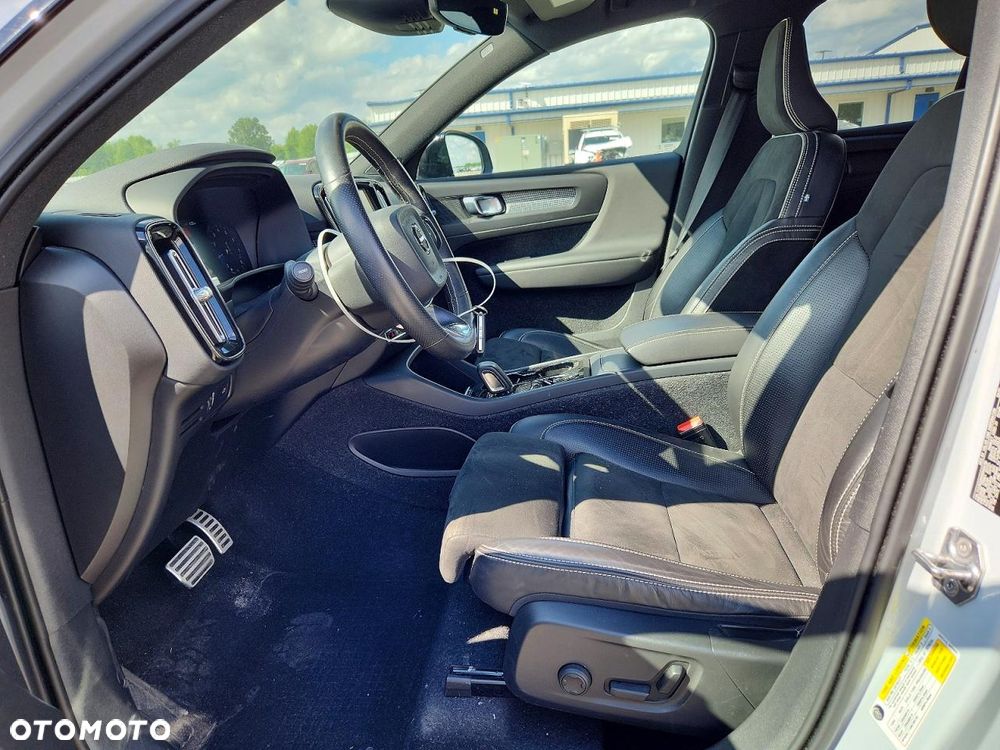 Volvo XC 40 - 4
