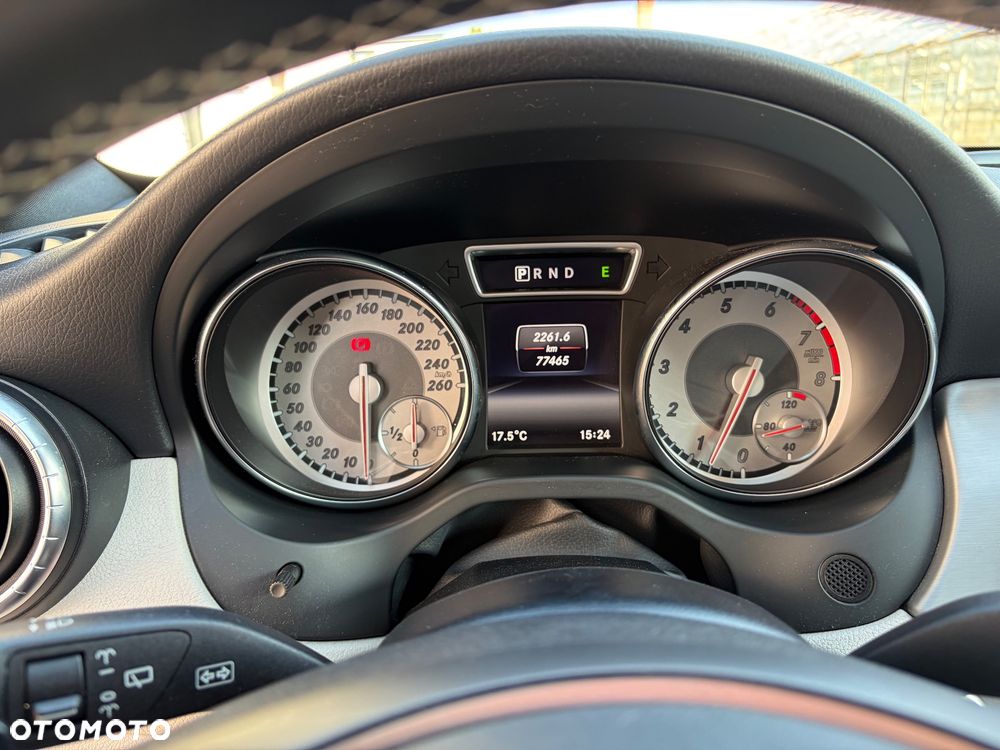 Mercedes-Benz CLA - 25