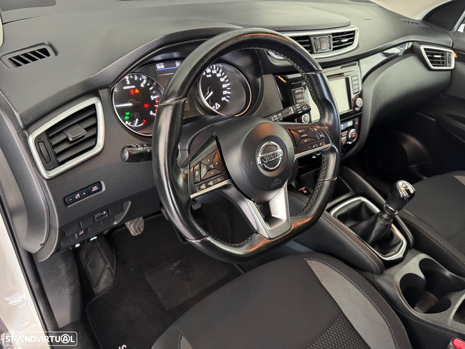 Nissan Qashqai 1.5 dCi N-Connecta - 10