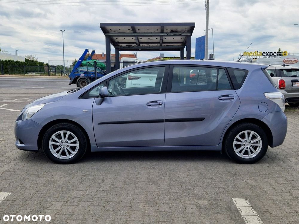 Toyota Verso 2011 photo 4