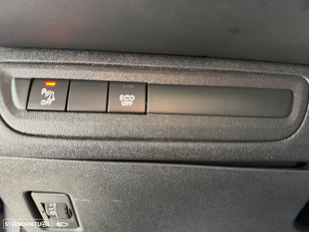 Peugeot 208 1.2 PureTech Signature - 11