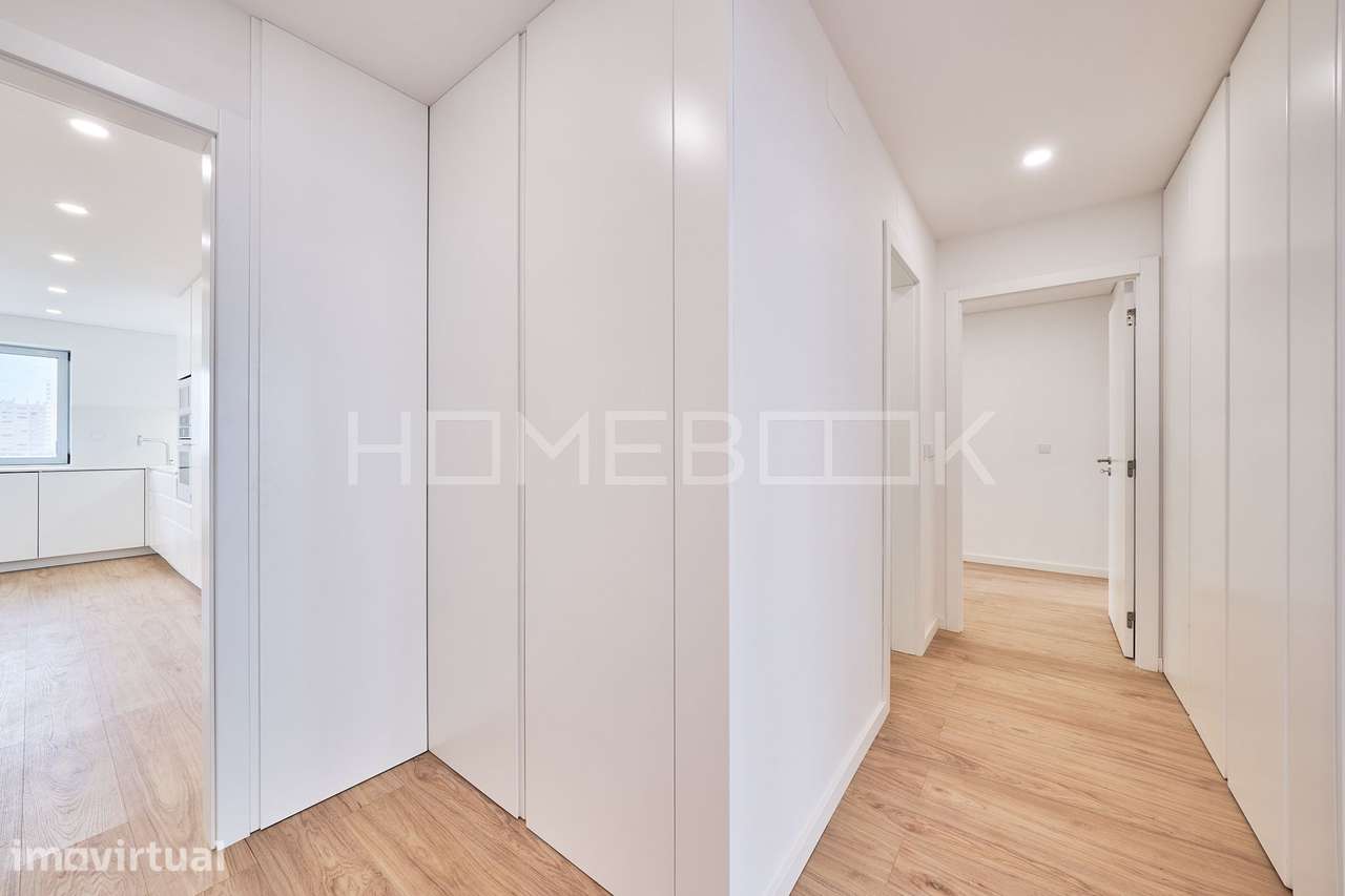 T3 Remodelado com Vista Rio e 2 Lugares de Garagem - Grande imagem: 5/23