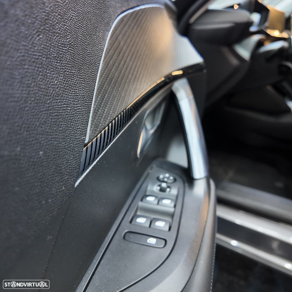 Peugeot 2008 PureTech 130 EAT8 Allure - 11
