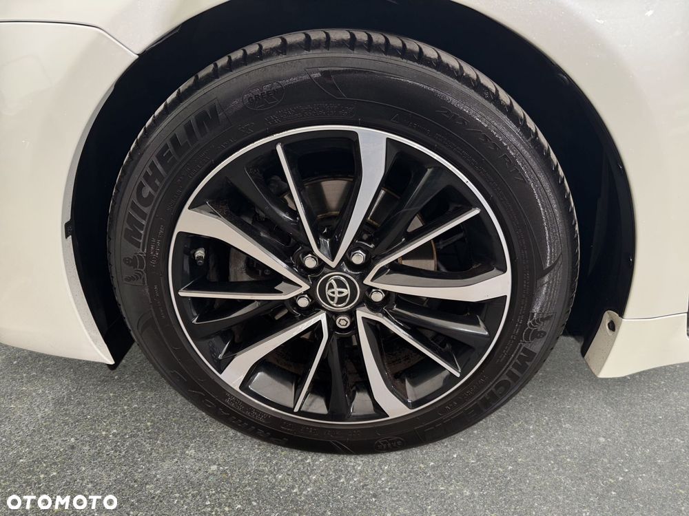 Toyota Avensis - 11