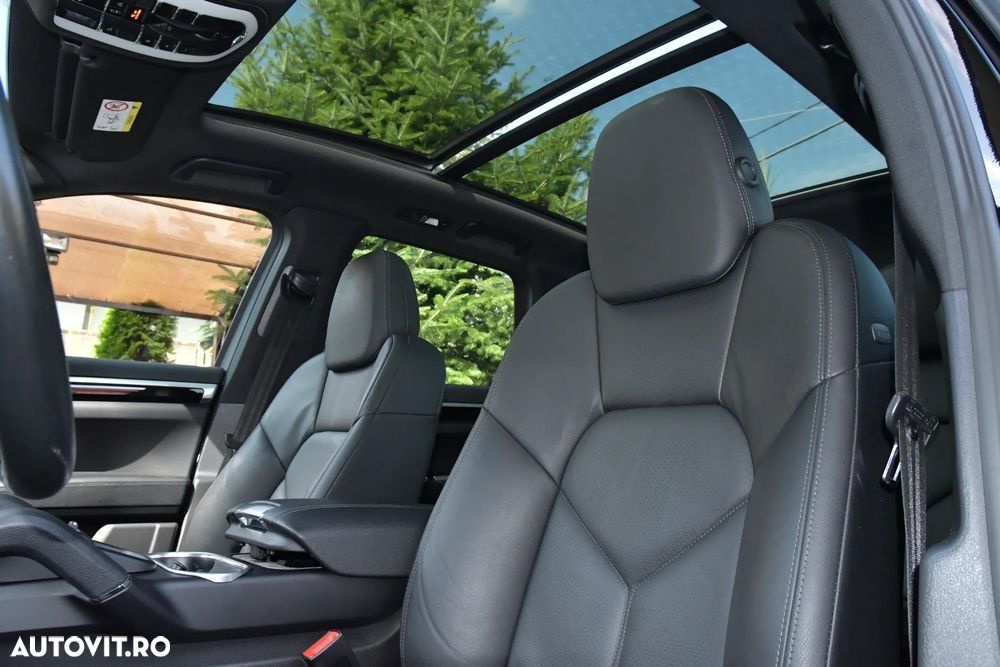 Porsche Cayenne - 8
