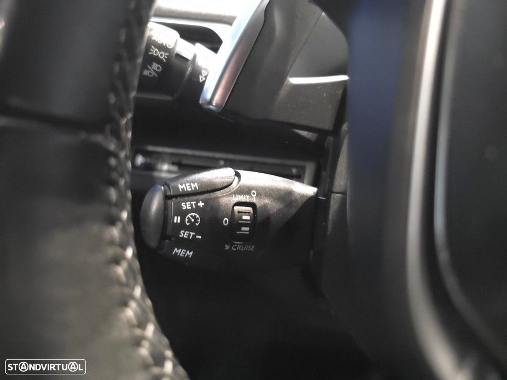 Peugeot 3008 1.5 BlueHDi Allure Pack EAT8 - 29
