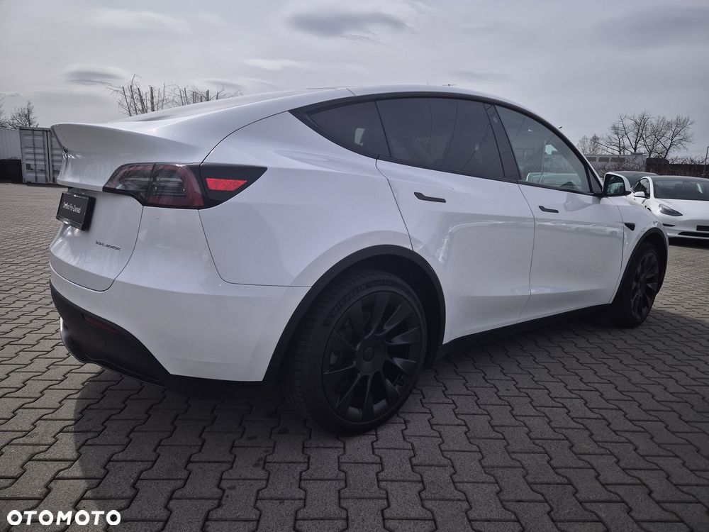 Tesla Y Long Range AWD - 6