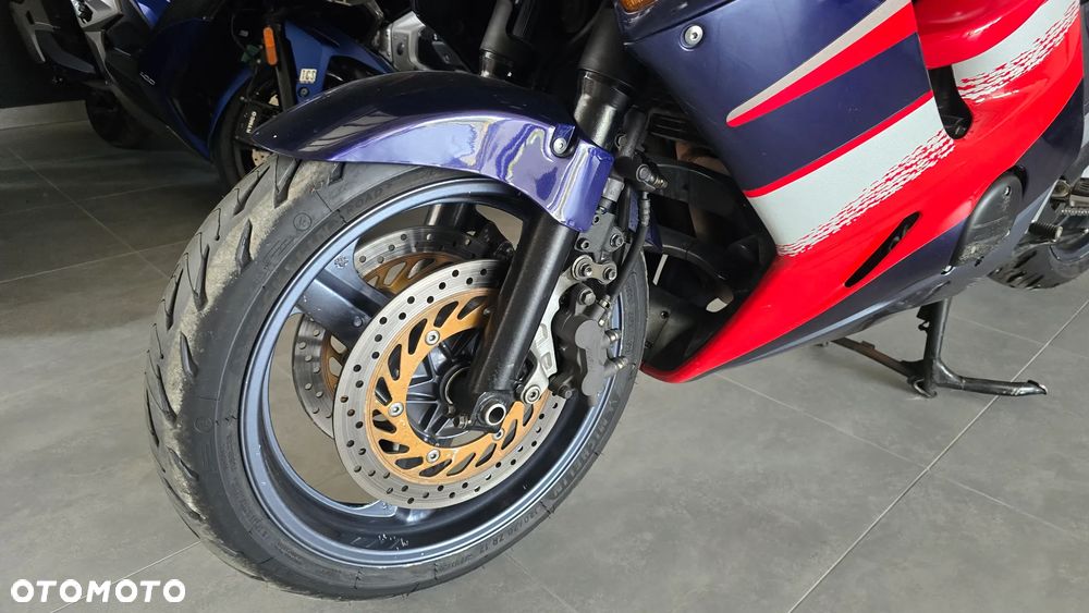Honda CBR - 7