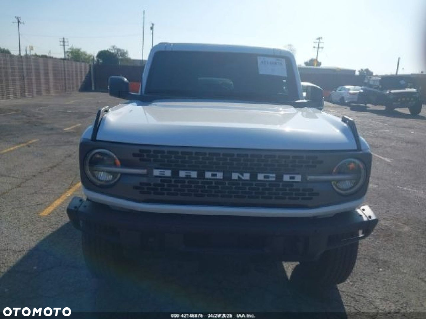 Ford Bronco - 7