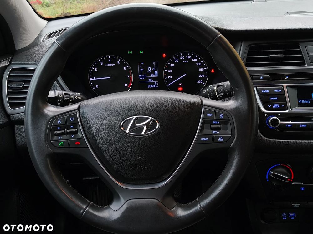 Hyundai i20 1.2 Passion - 15