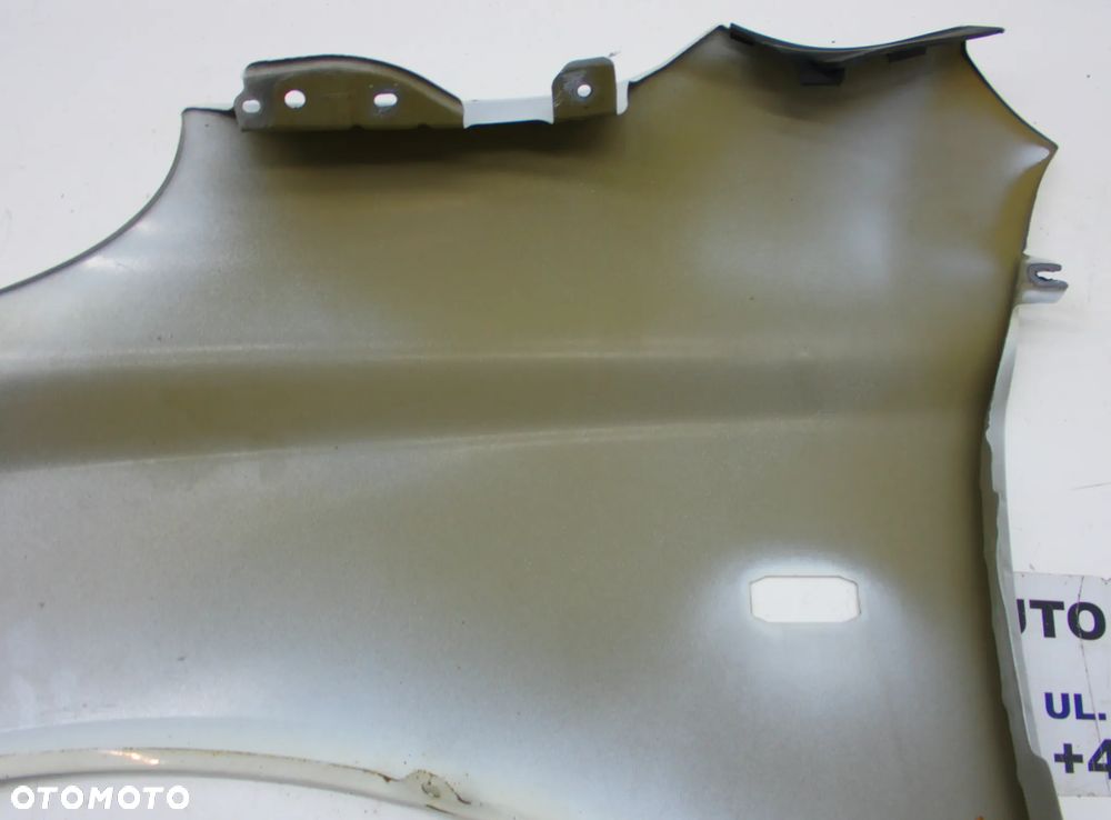 Nissan Micra K12 Błotnik Prawy przód biały - 7