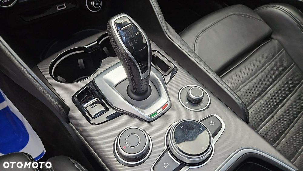Alfa Romeo Giulia 2.0 Turbo Veloce Q4 - 17