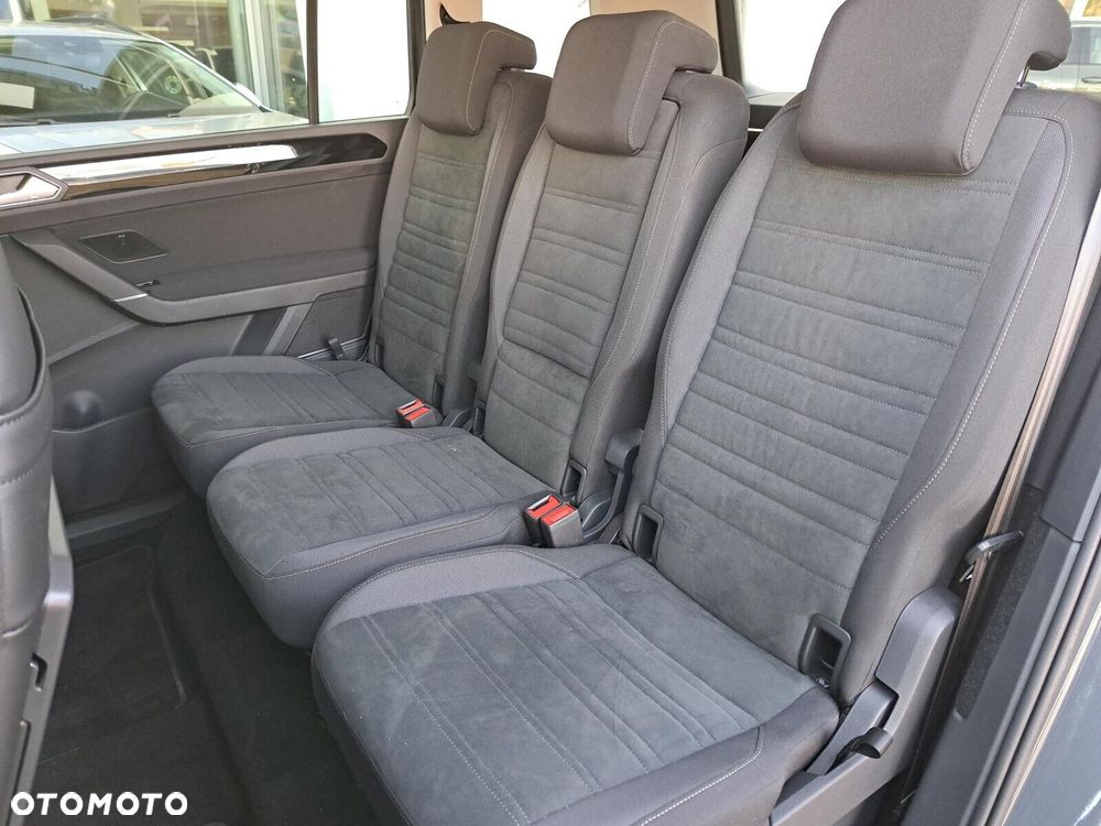 Volkswagen Touran - 16