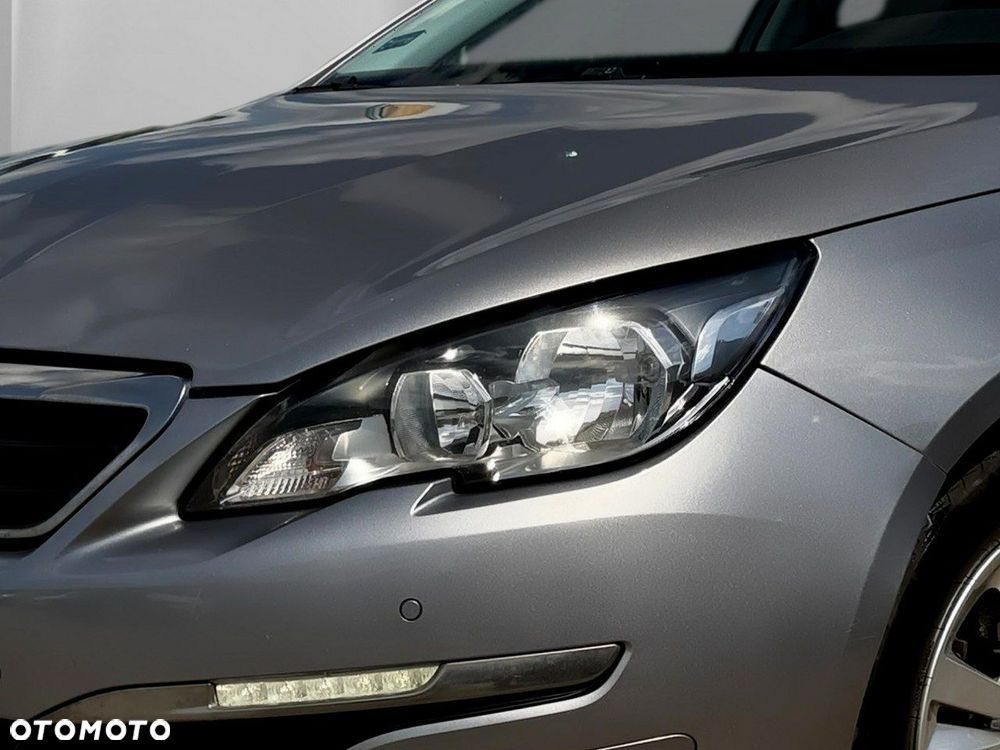 Peugeot 308 - 8