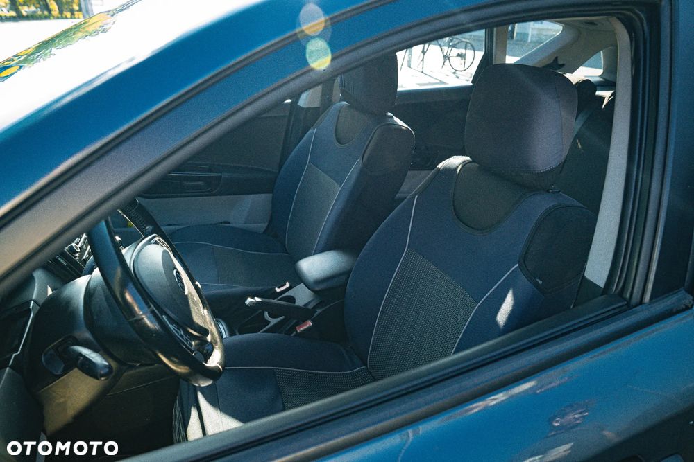 Kia Ceed - 21
