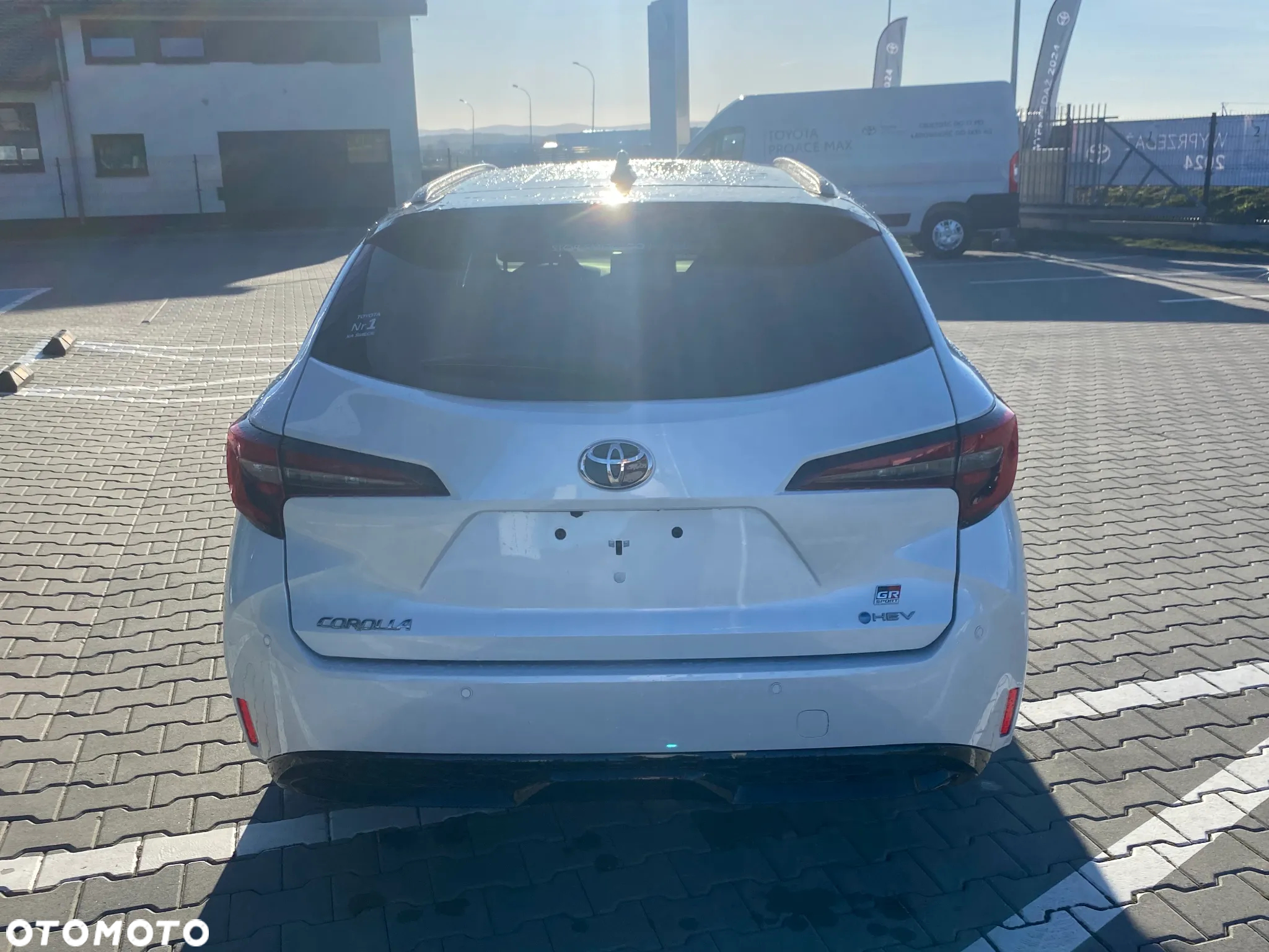 Toyota Corolla 2.0 Hybrid GR Sport - 8