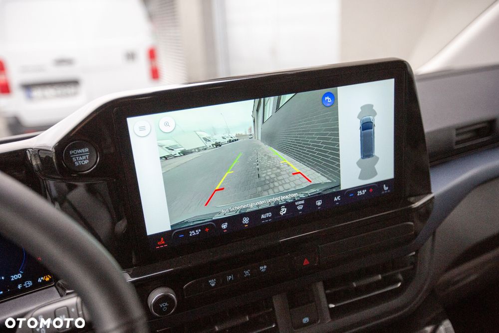 Ford Tourneo Custom - 13