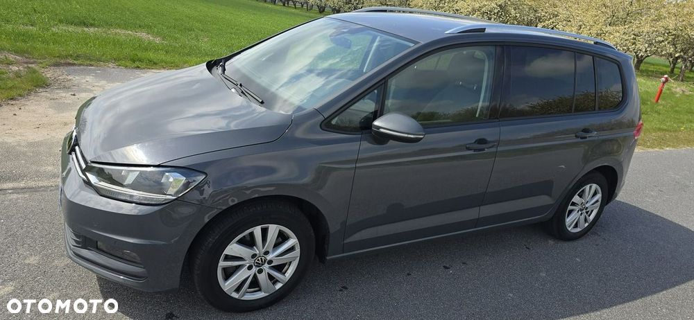 Volkswagen Touran - 1