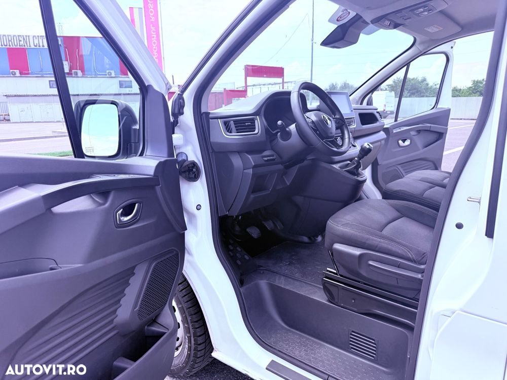 Renault Trafic 2.0 Blue dCi 130 Furgon Cabina Dubla L2H1 - 24