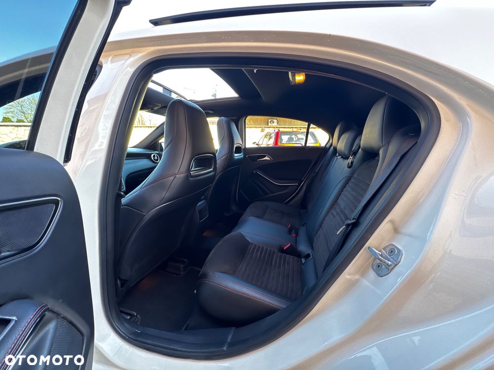 Mercedes-Benz Klasa A 180 d 7G-DCT AMG Line - 24