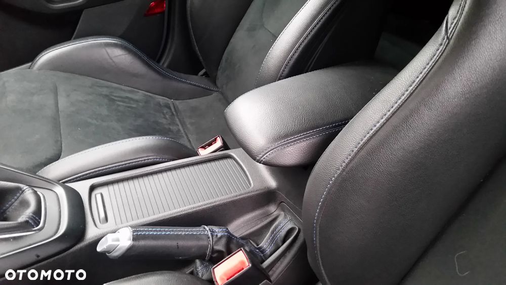 Ford Focus 2.3 EcoBoost S&S Allrad RS - 27