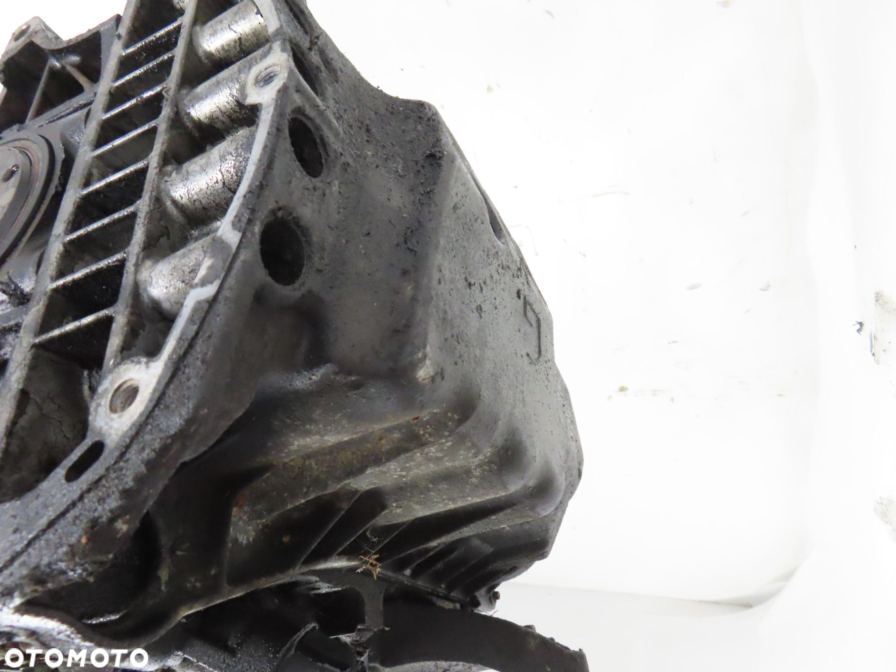 SILNIK MITSUBISHI CARISMA 1.9 DI-D  F9Q1 - 2
