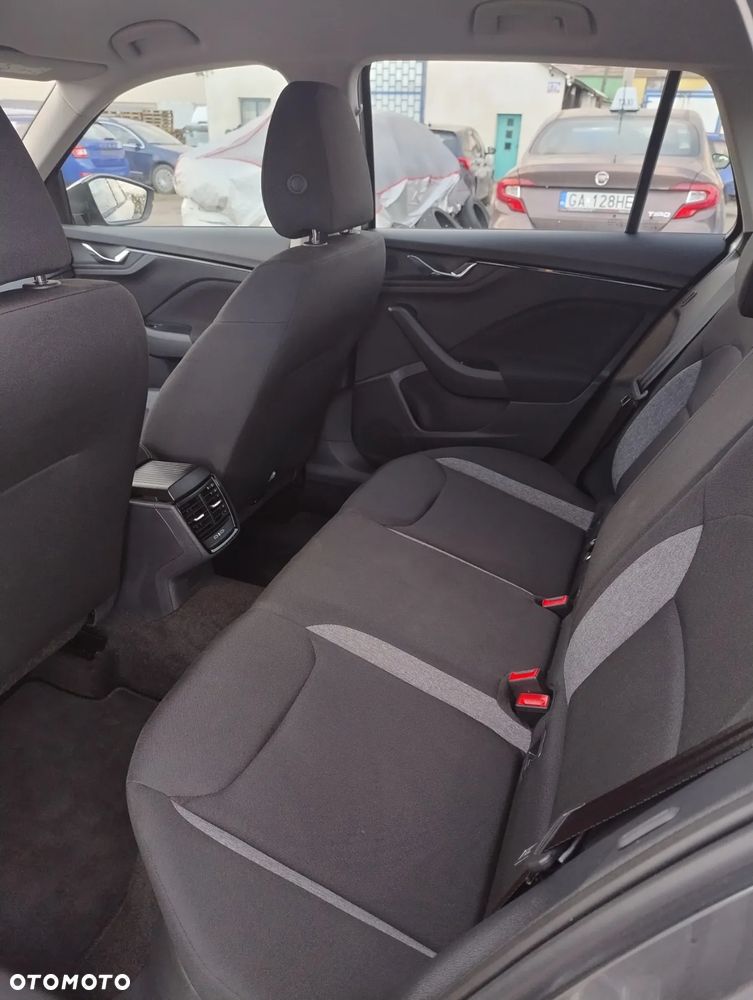 Skoda Kamiq 1.0 TSI Essence - 13