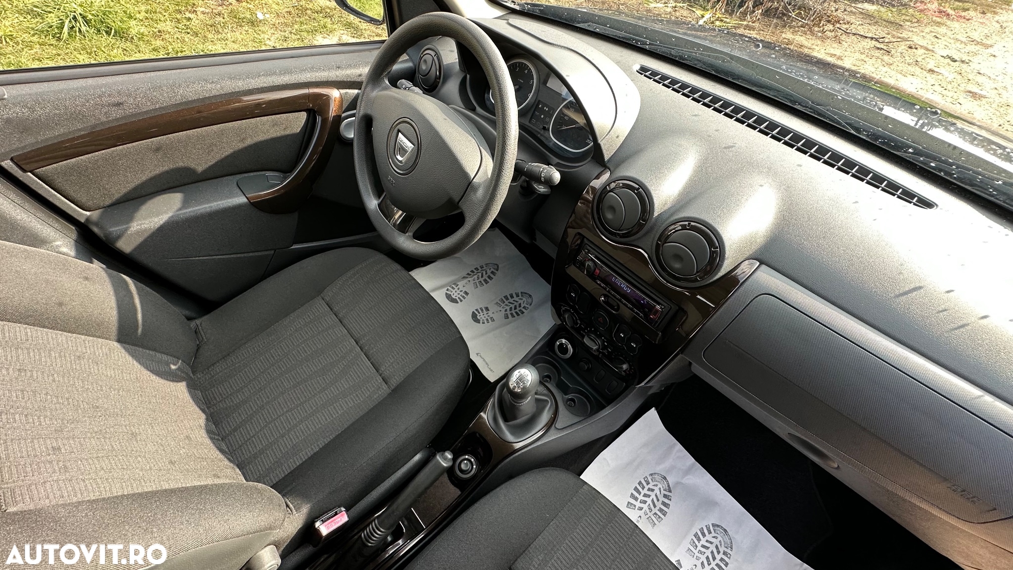 Dacia Duster 1.6 4x4 Laureate - 13
