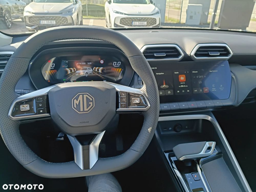 MG ZS Hybrid+ - 11