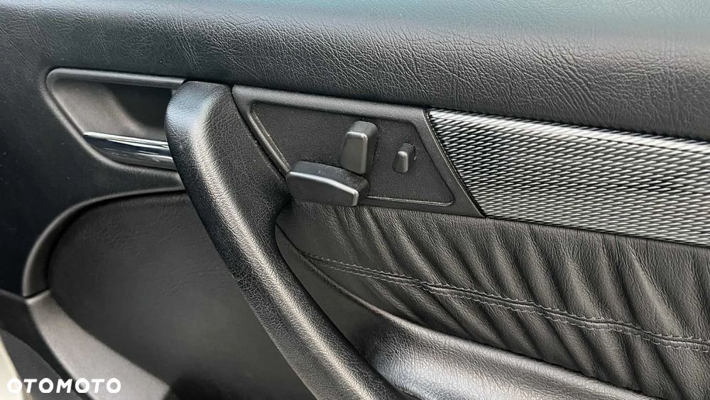 Mercedes-Benz Klasa C 43 T AMG - 9