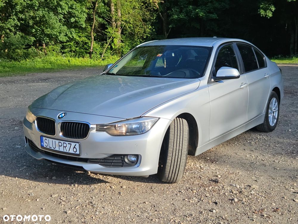 BMW Seria 3 318d EU6 - 2