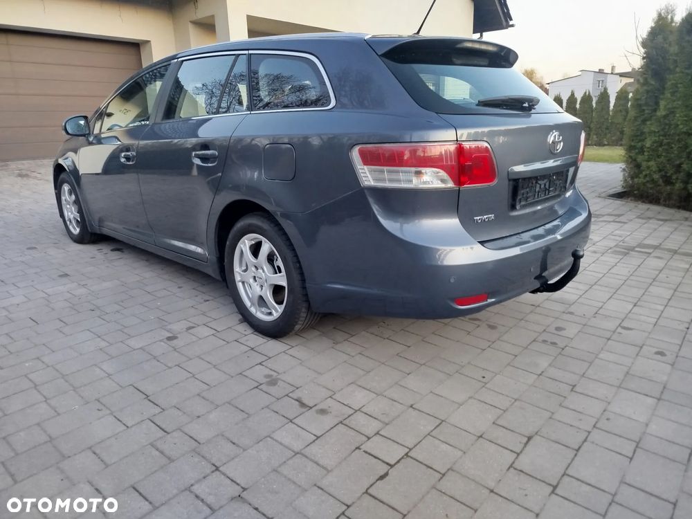 Toyota Avensis 1.8 Comfort - 7