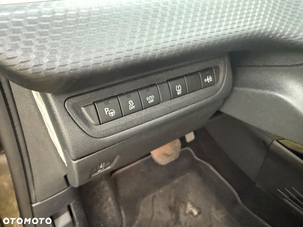 Peugeot 2008 82 e-VTI ETG5 Allure - 13