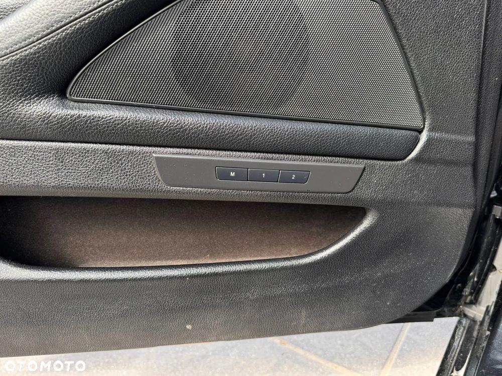 BMW Seria 5 525d xDrive Luxury Line - 17