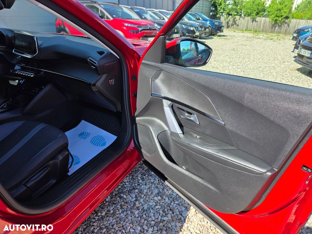 Peugeot 2008 PureTech 130 EAT8 GT - 15
