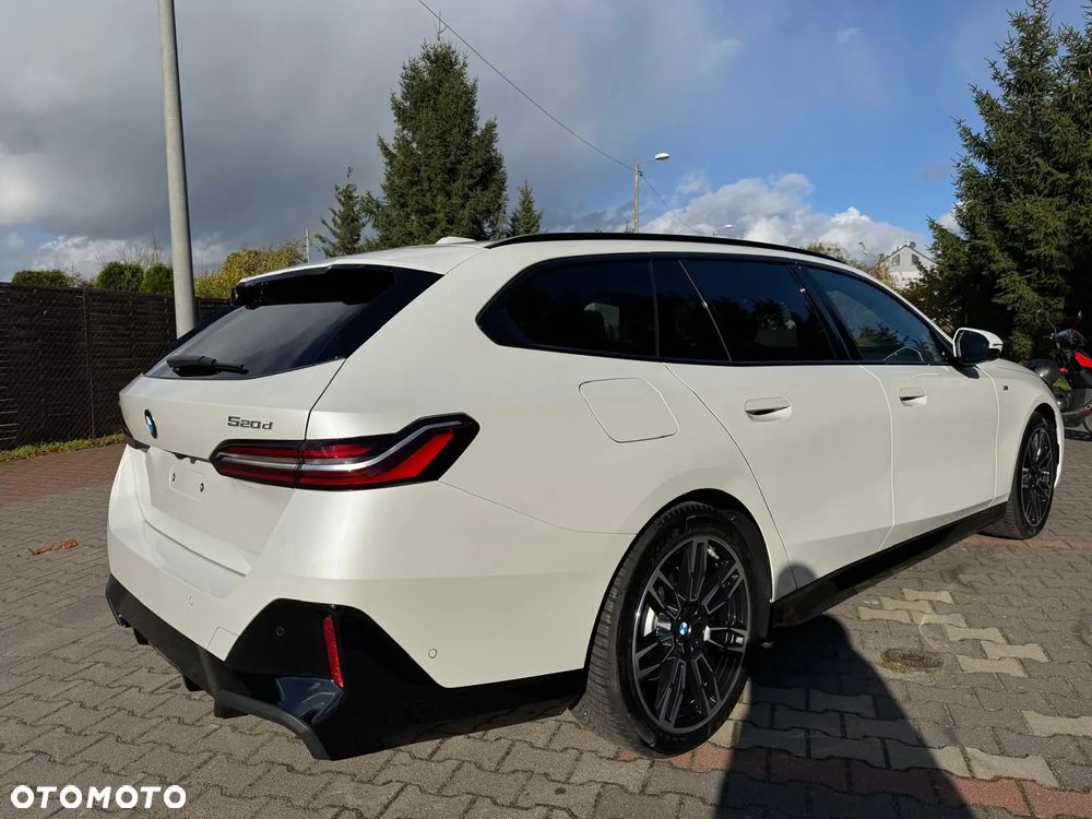 BMW Seria 5 520d xDrive Touring - 6