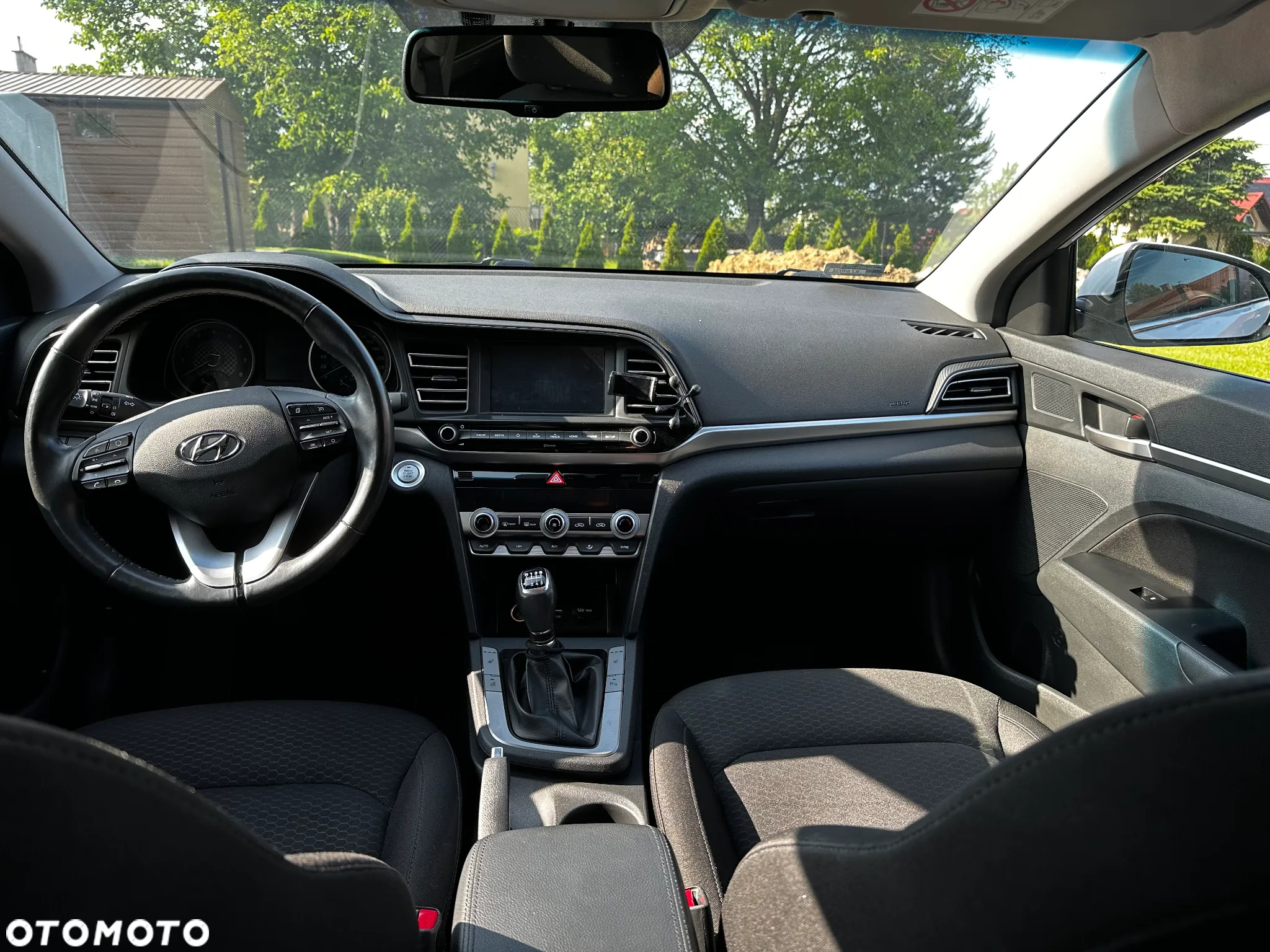 Hyundai Elantra 1.6 Style - 12