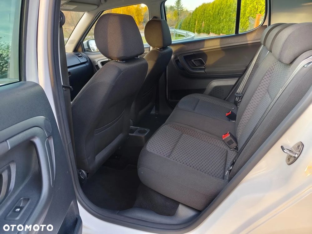 Skoda Fabia 1.2 HTP STYLE Edition - 9