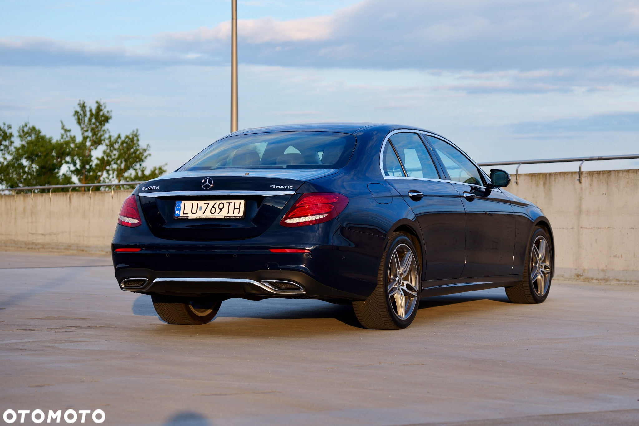 Mercedes-Benz Klasa E 220 d 4-Matic 9G-TRONIC - 3